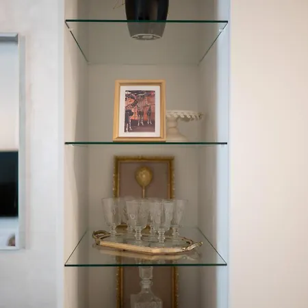 La Gloire 1 Apartment
