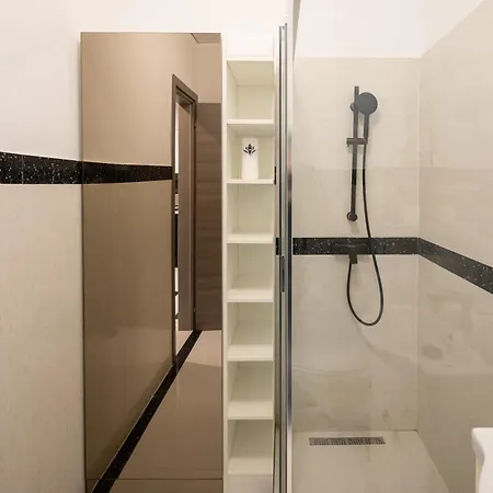 La Gloire 1 Apartment *