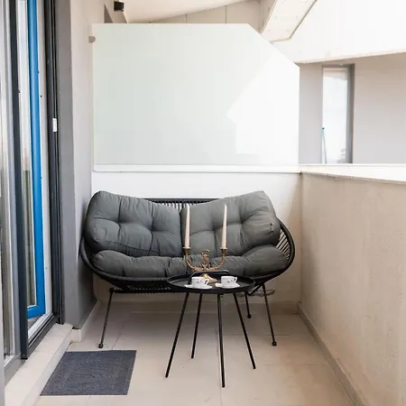 La Gloire 1 Apartment *